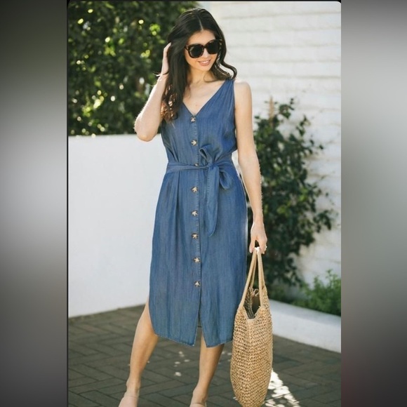 Staccato Dresses & Skirts - Staccato dark chambray denim midi button front dress | size medium